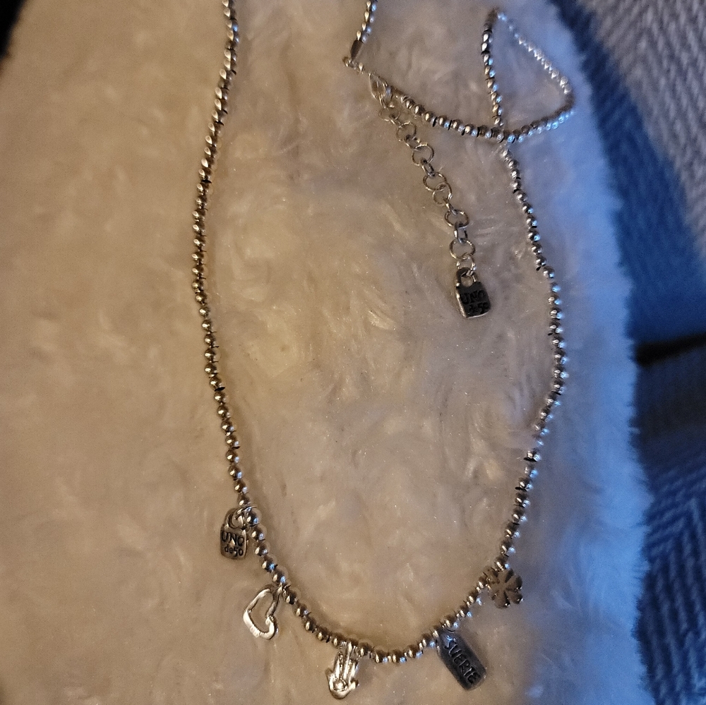 Necklace uno de 50